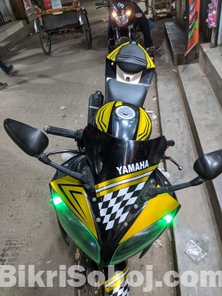 Yamaha r15 v2